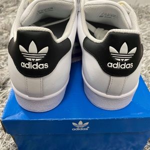 Adidas women superstar